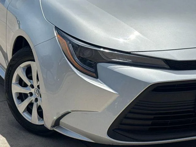 Certified Used 2025 CLASSIC SILVER METALLIC Toyota LE image 4