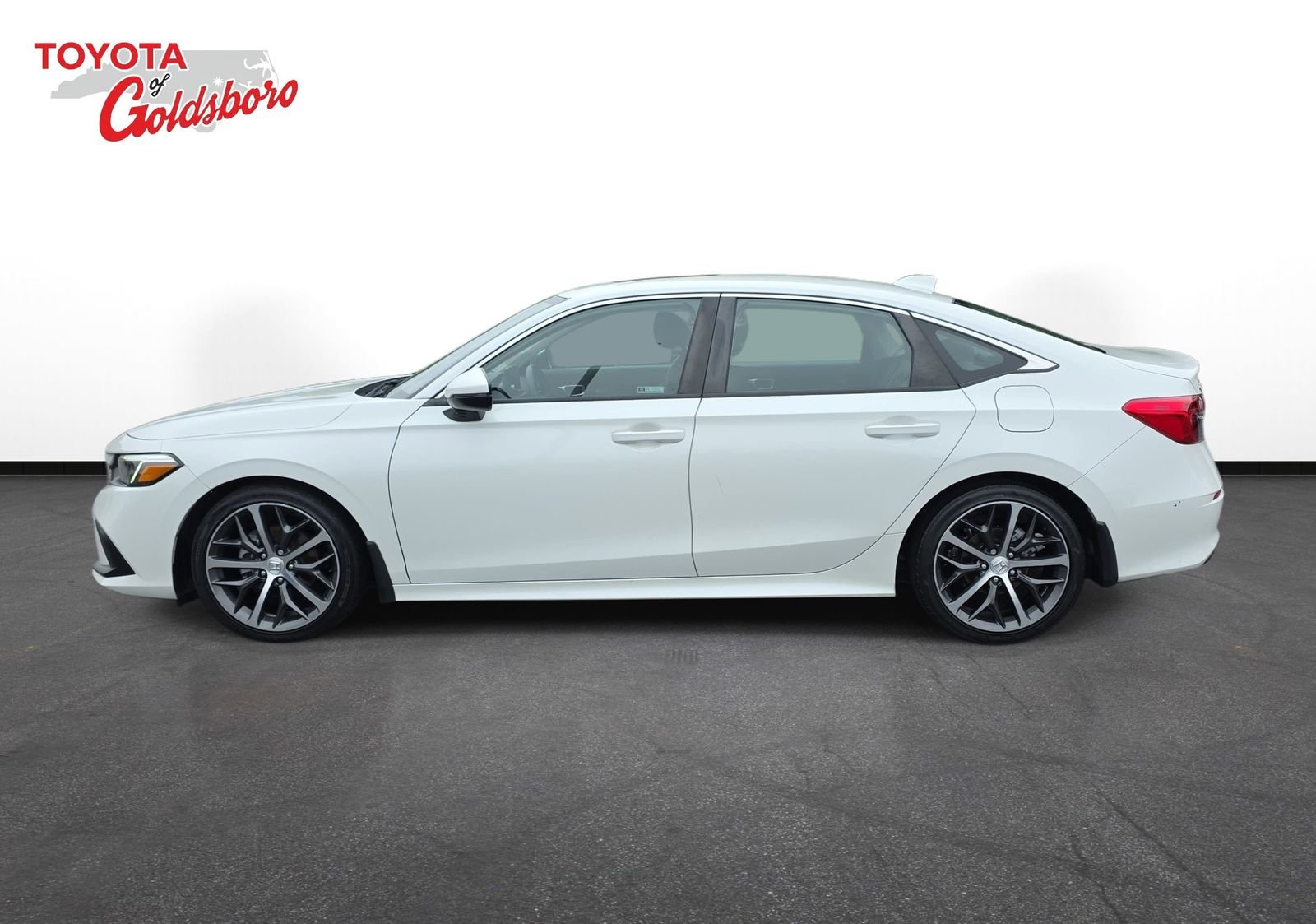Used 2024  Honda Touring image 8