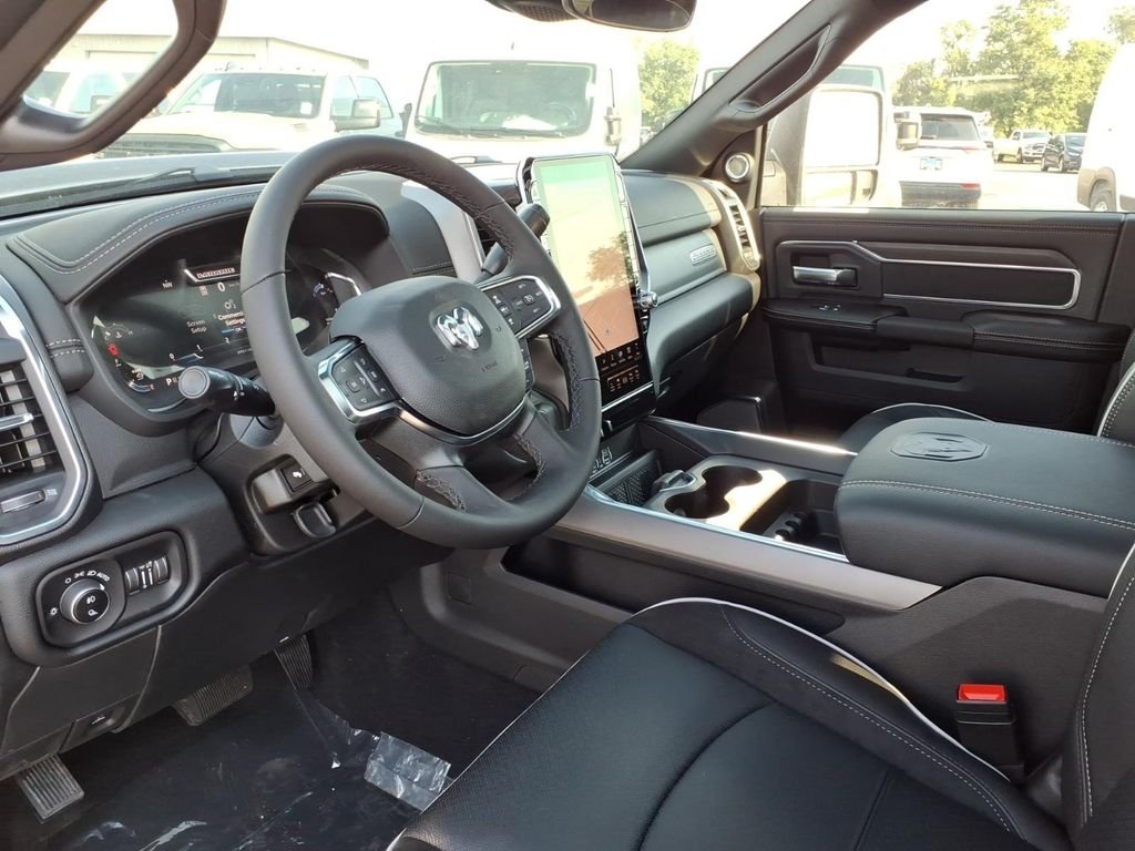 New 2027 Diamond Black Crystal Pearlcoat RAM Laramie image 8