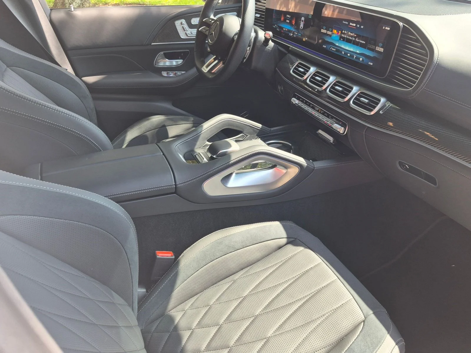 Used 2026 Manufaktur Moonlight White Metallic Mercedes-Benz AMG® GLE 63 S image 20