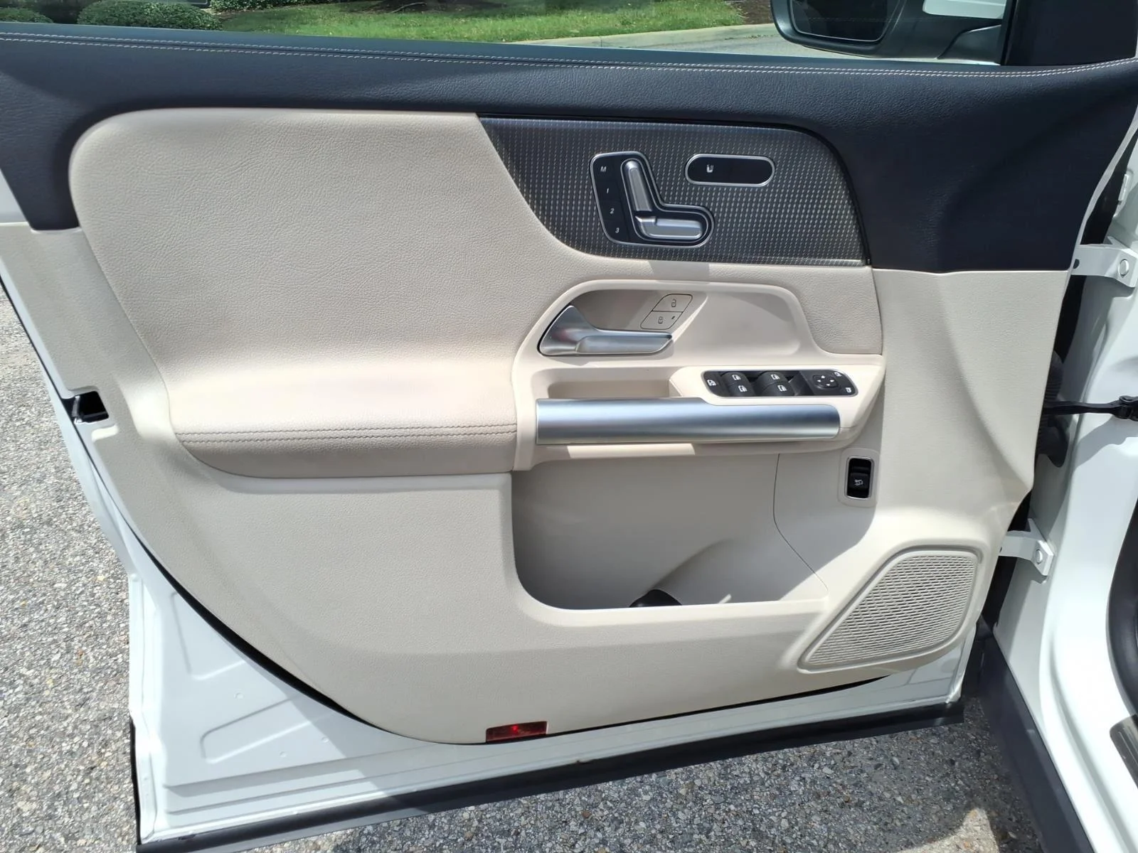 Used 2023 Polar White Mercedes-Benz GLA 250 image 22