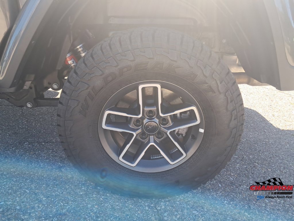 Used 2025 Gray Jeep Mojave image 20