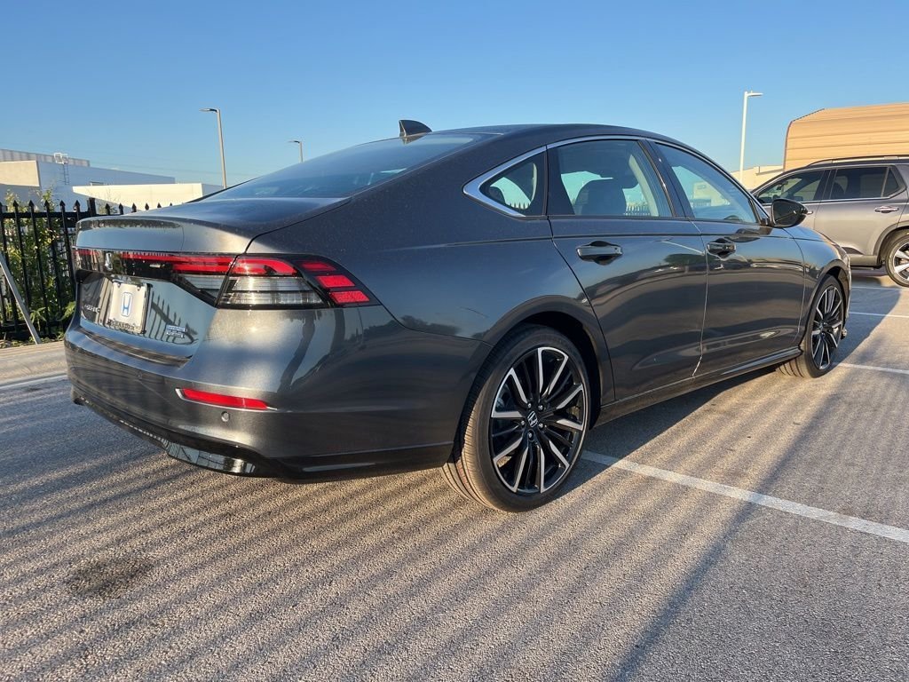 New 2026 Meteorite Gray Metallic Honda Touring image 3