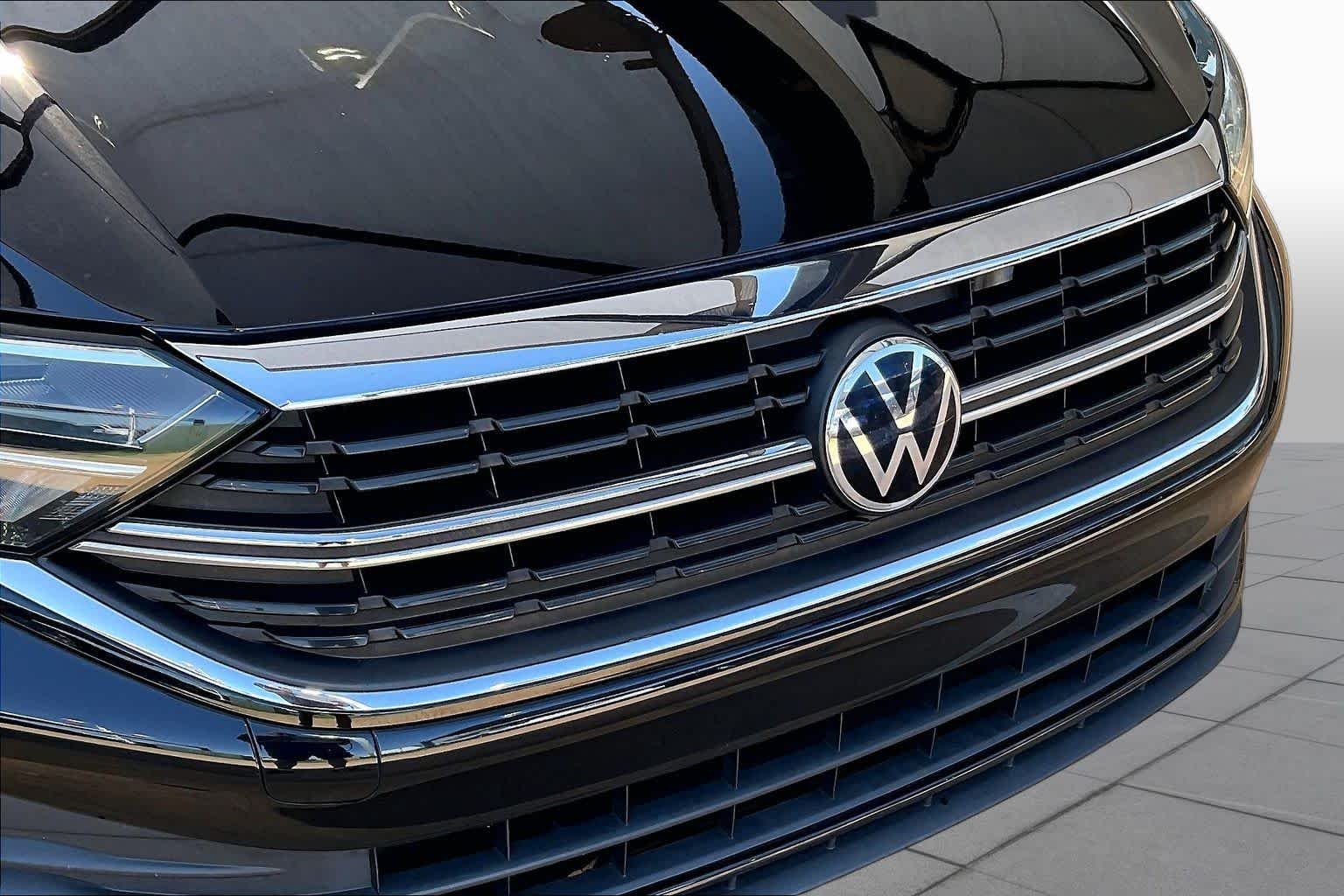 Used 2023 Deep Black Pearl Volkswagen S image 28