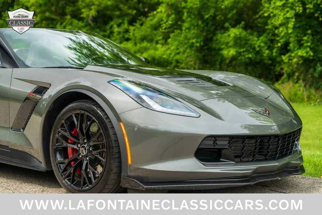 Used 2015 Gray Chevrolet Z06 image 28