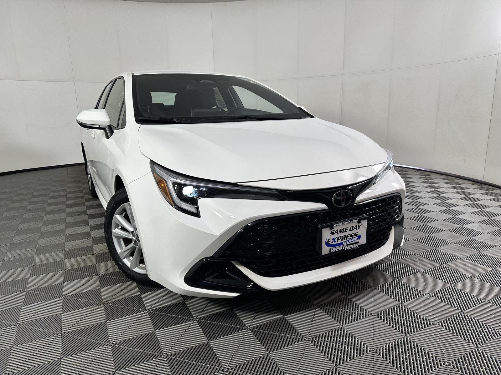 Used 2024 Ice Cap Toyota SE image 22