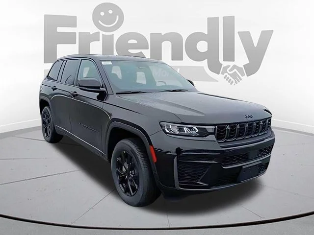 New 2026 Diamond Black Crystal Pearl-Coat Exterior Paint Jeep Altitude image 7