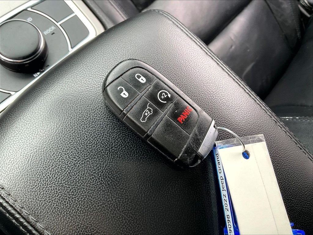 Used 2022 Velvet Red Pearlcoat Jeep Limited image 28