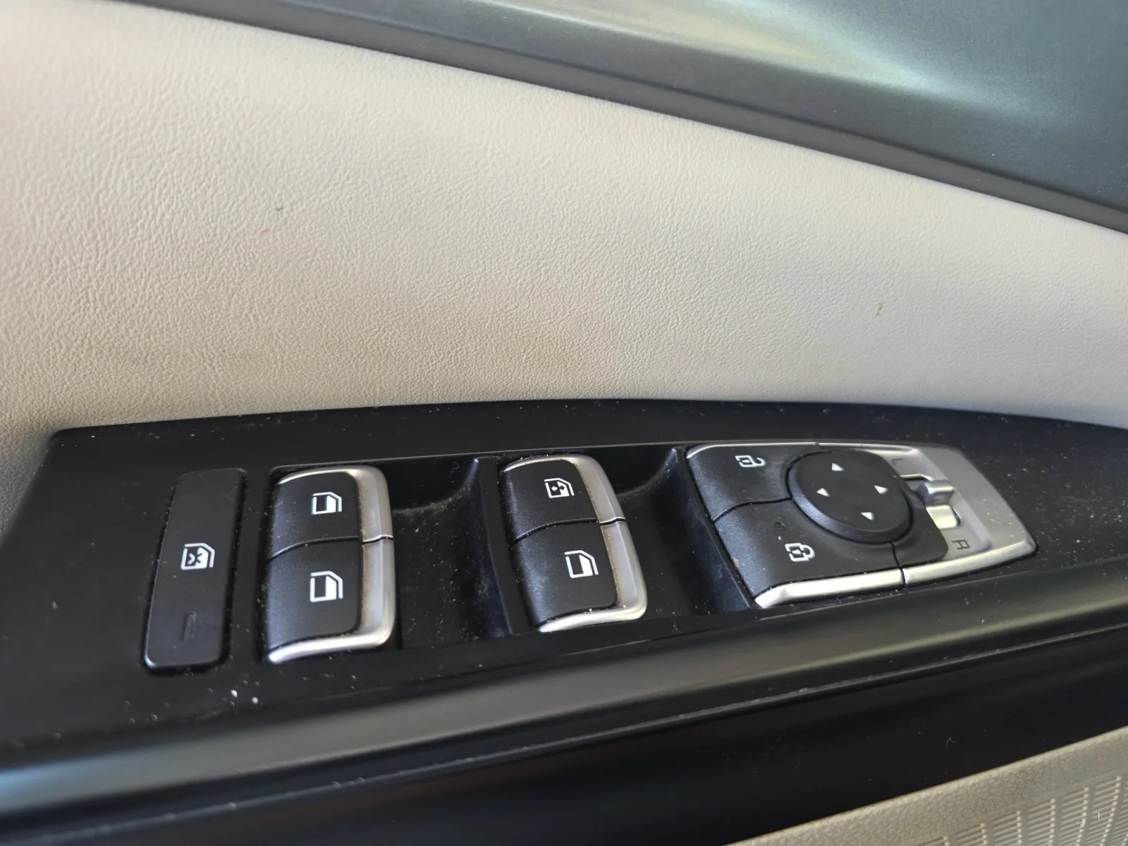 Used 2022 Aurora Black Kia LXS image 22
