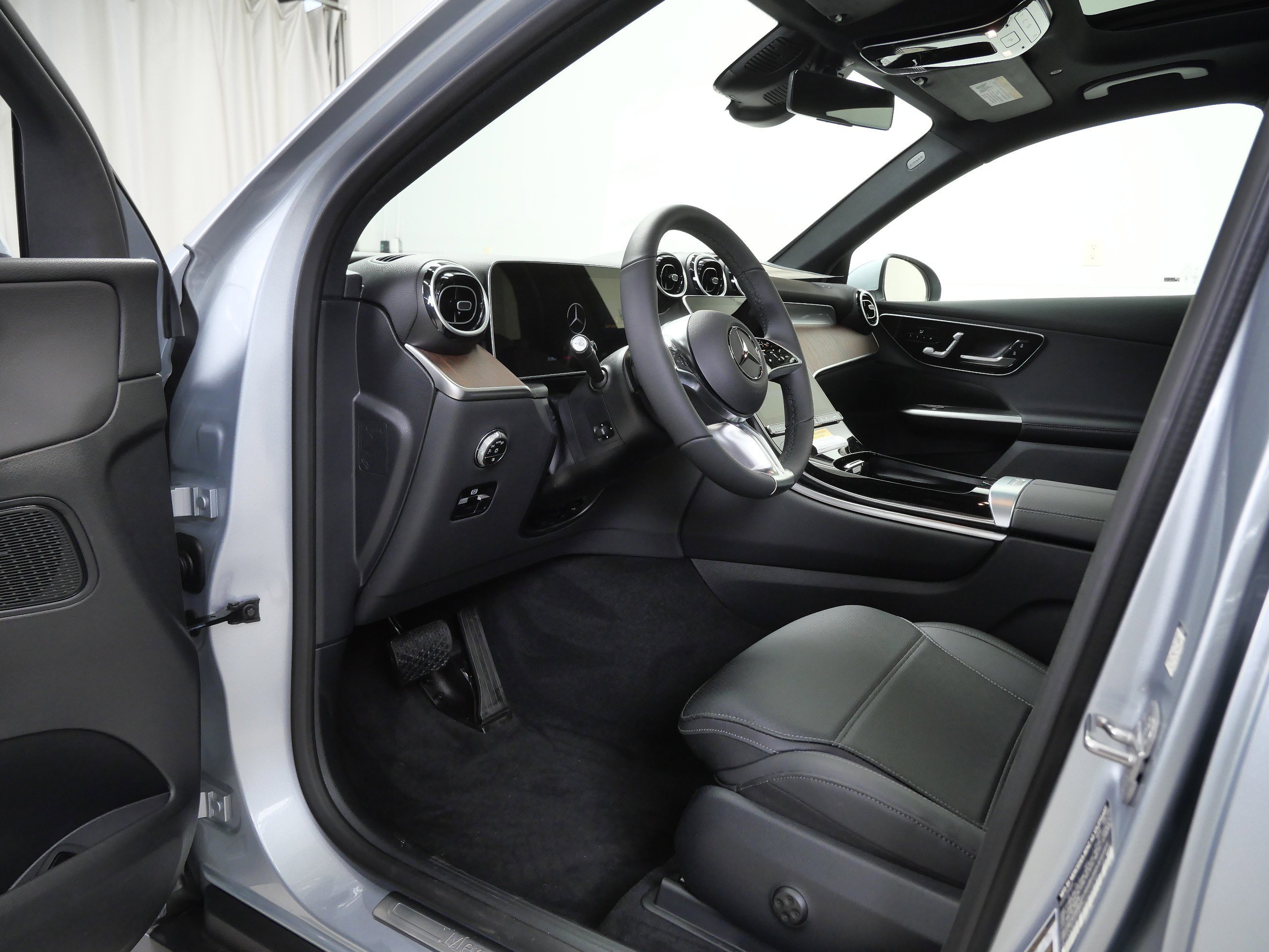 New 2026 Cirrus Silver Metallic Mercedes-Benz GLC 300 image 7