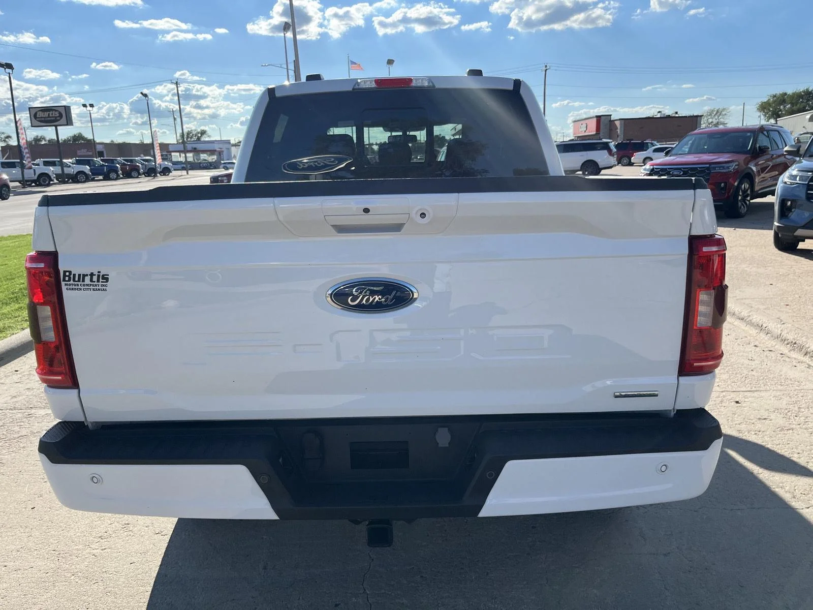 Certified Used 2023 Oxford White Ford XLT image 5