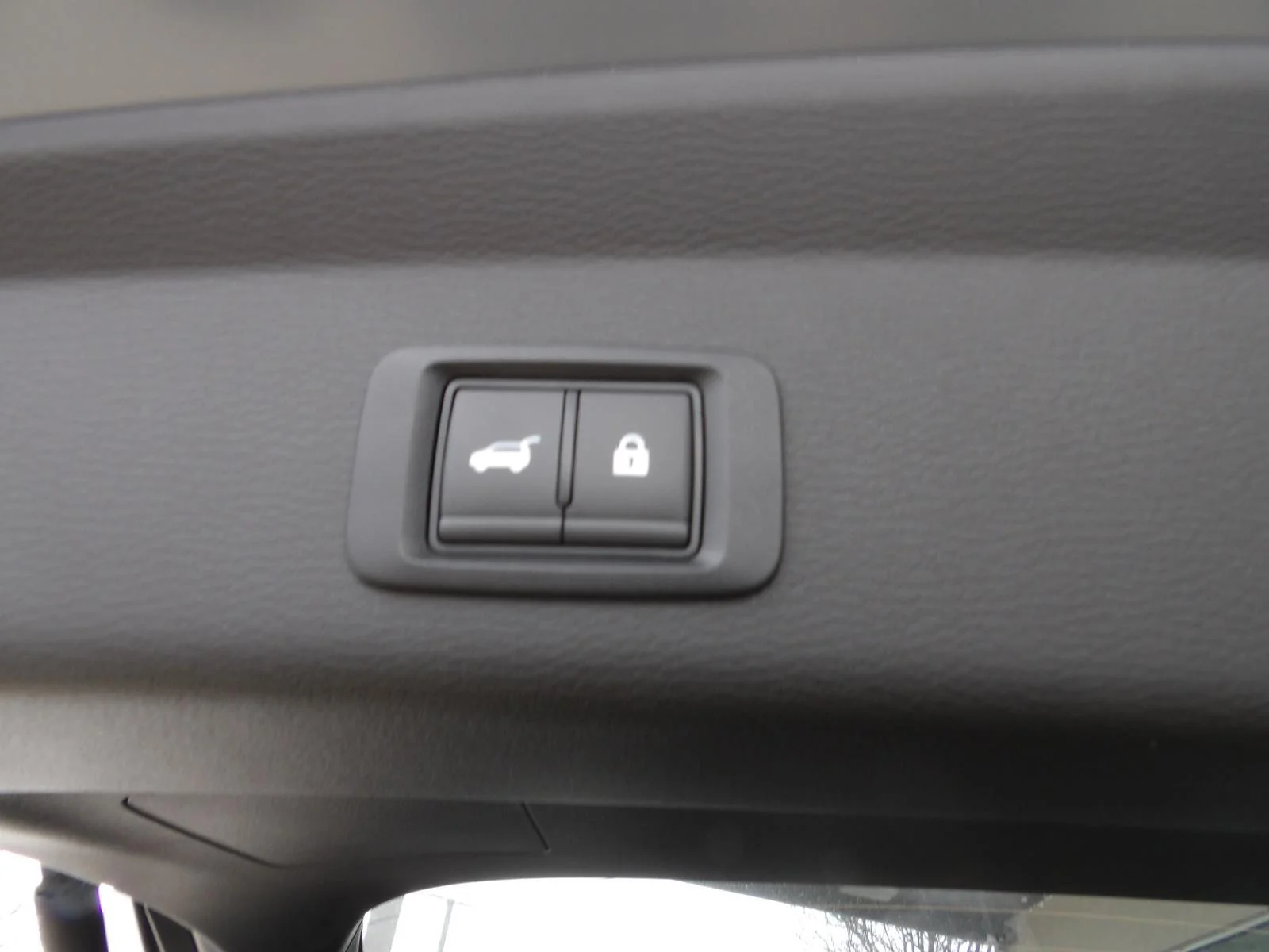 New 2026 Graphite Gray Mitsubishi SE image 11