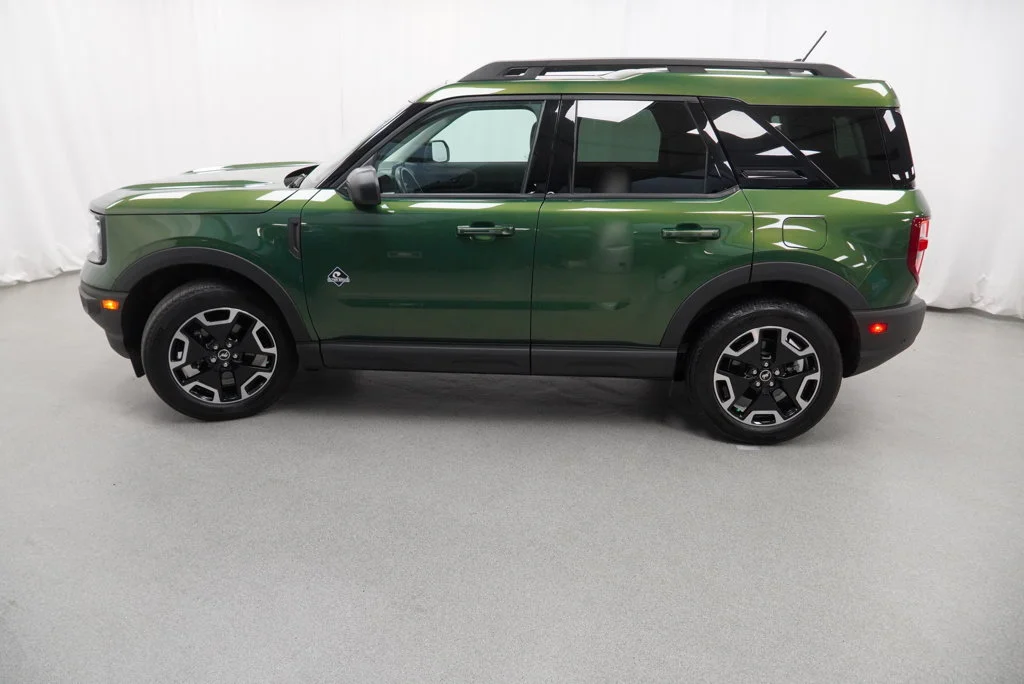 Used 2023 Green Ford Outer Banks image 30