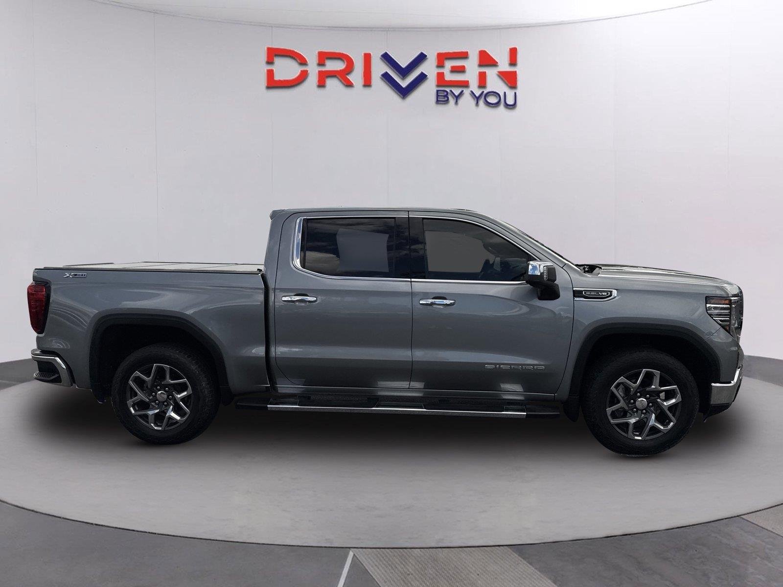 Used 2023 STERLING METALLIC GMC SLT image 3