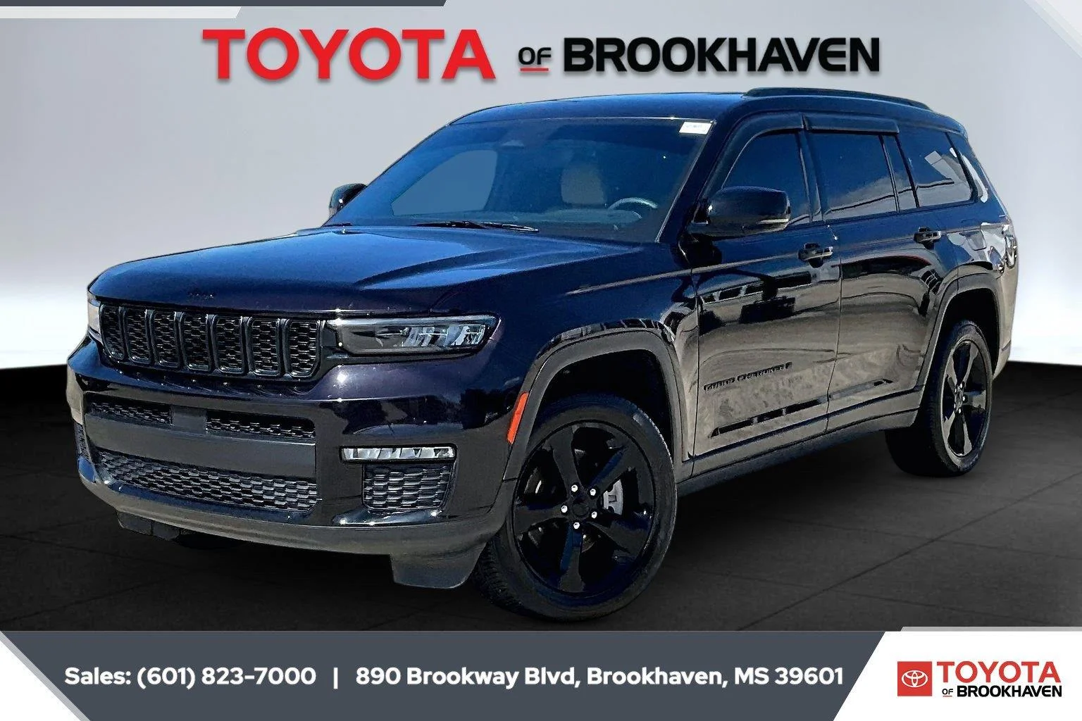 Used 2023 Diamond Black Crystal Pearlcoat Jeep Limited image 10