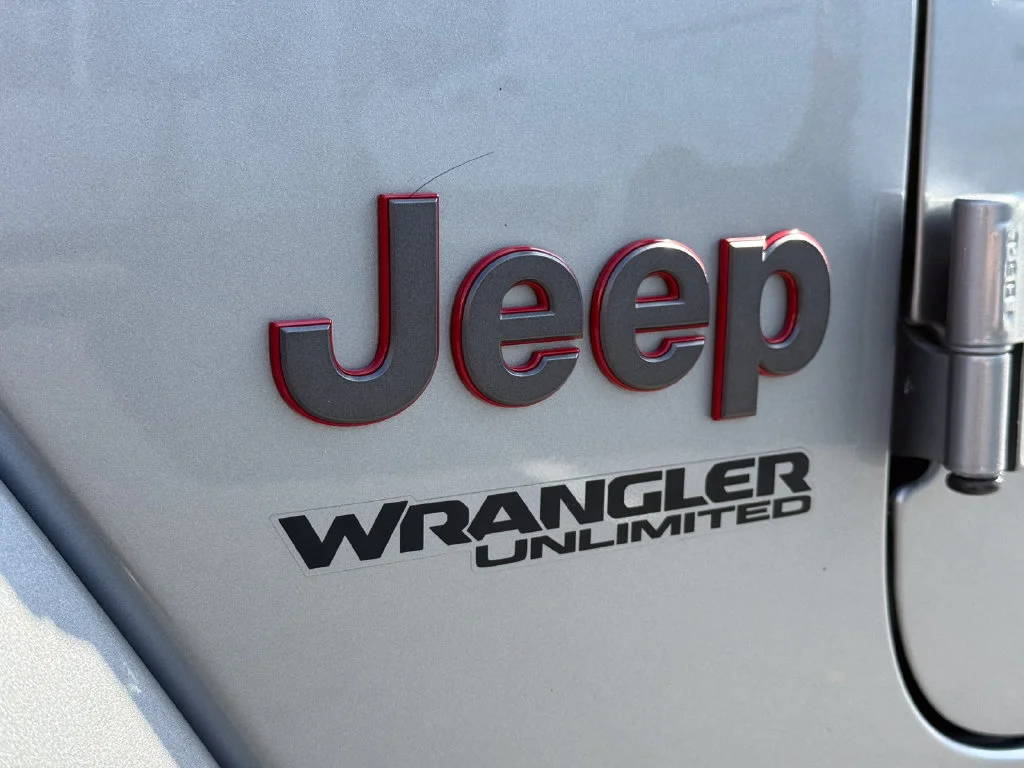 Used 2021  Jeep Unlimited Rubicon image 14