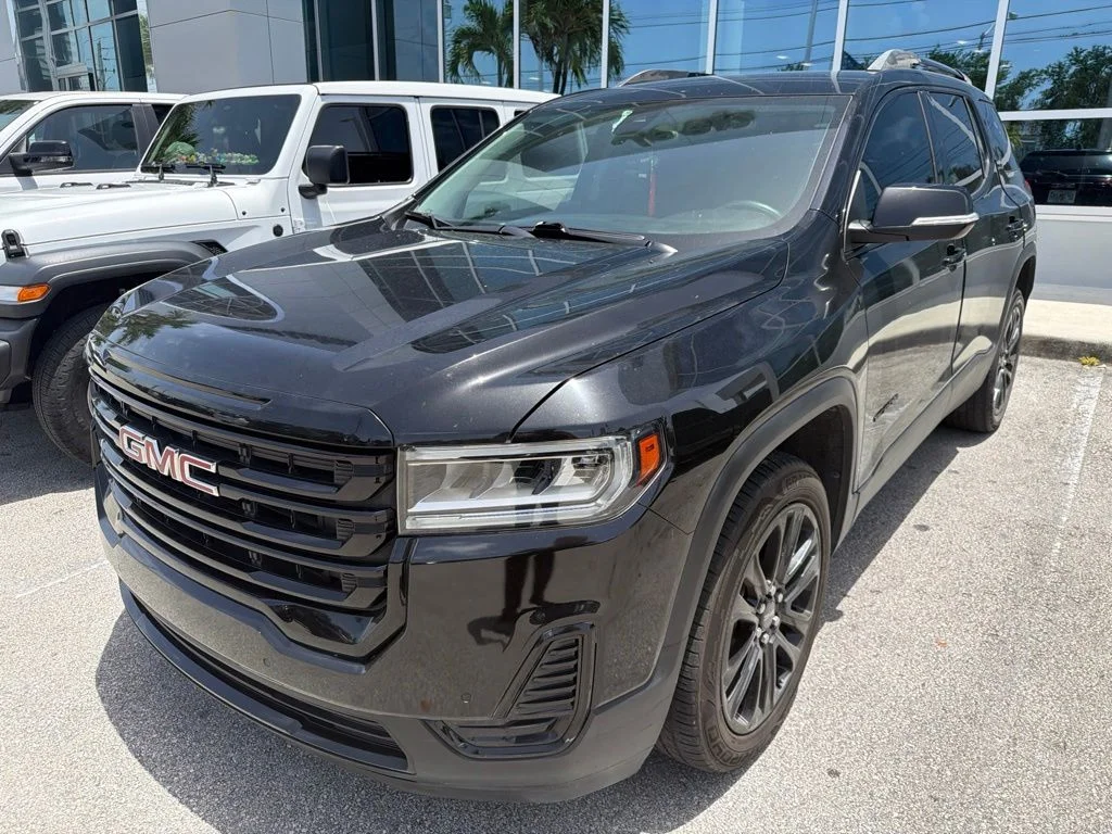 Used 2022 Ebony Twilight Metallic GMC SLE image 3