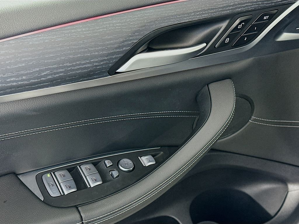 Used 2023 Skyscraper Grey Metallic BMW sDrive30i image 18