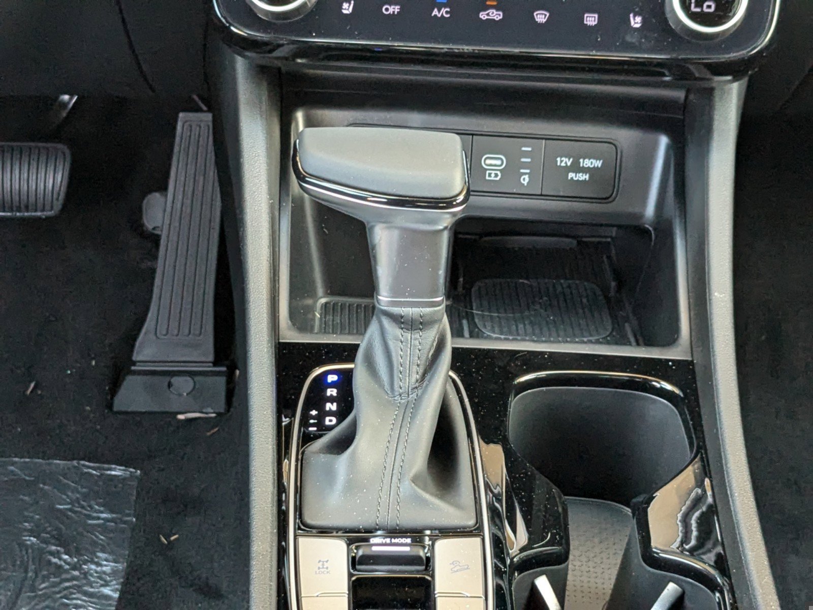 2025 Hyundai Santa Cruz Limited - Photo 15
