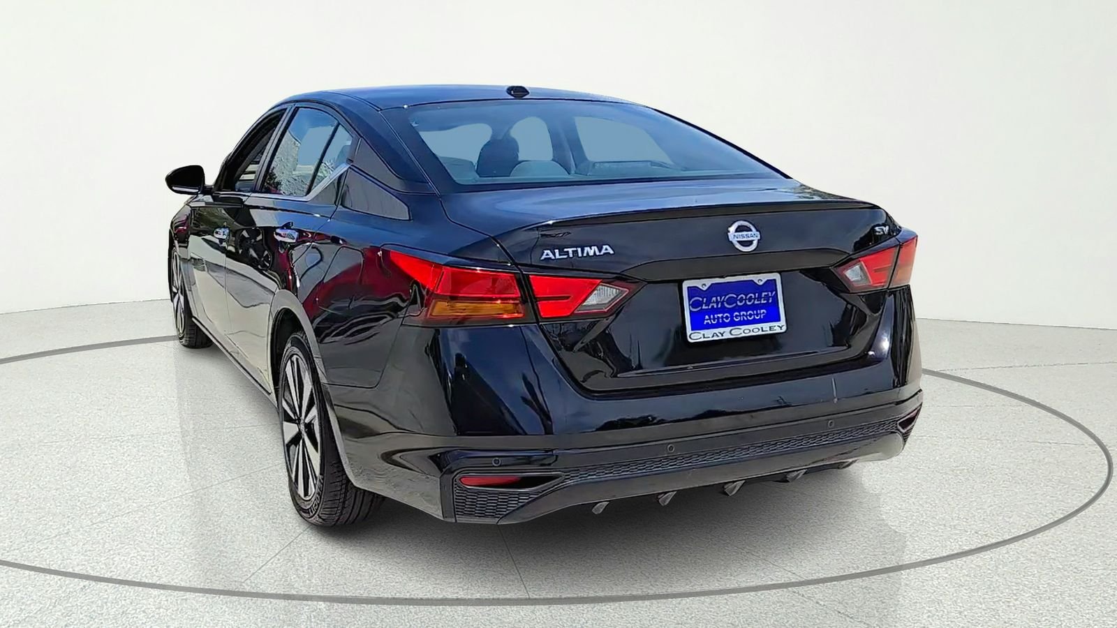 Used 2022 Black Nissan 2.5 SV image 7