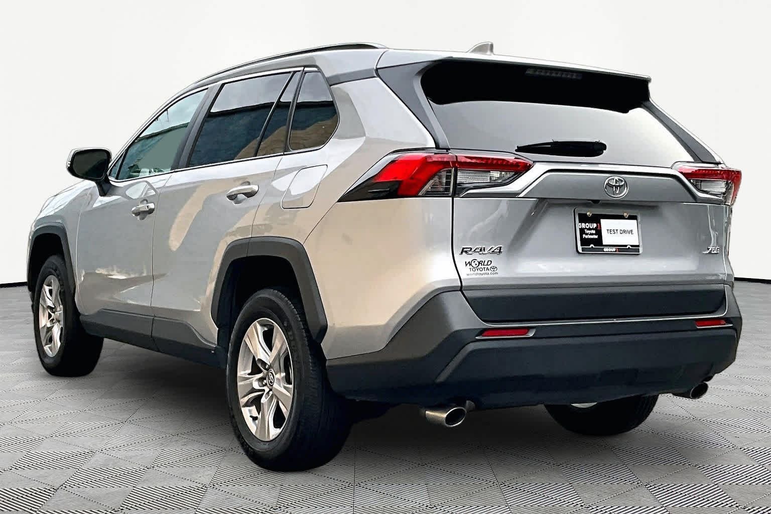 Used 2025 Silver Sky Metallic Toyota XLE image 12