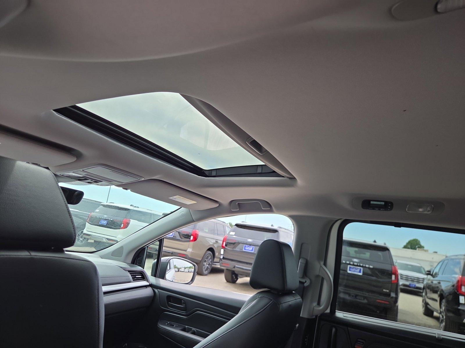 2023 Honda Odyssey EX-L - Photo 19