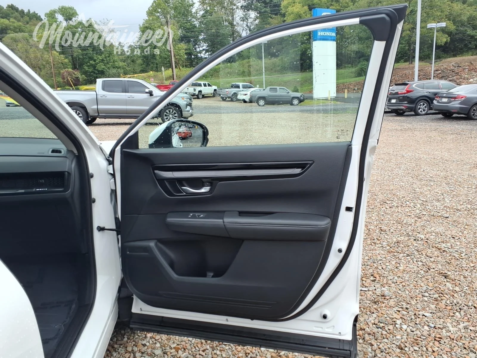 Used 2024 Platinum White Pearl Honda  image 17