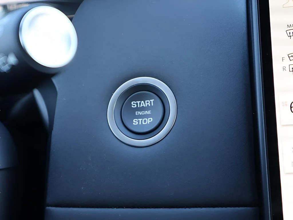 New 2025 Fuji White Land Rover S image 28