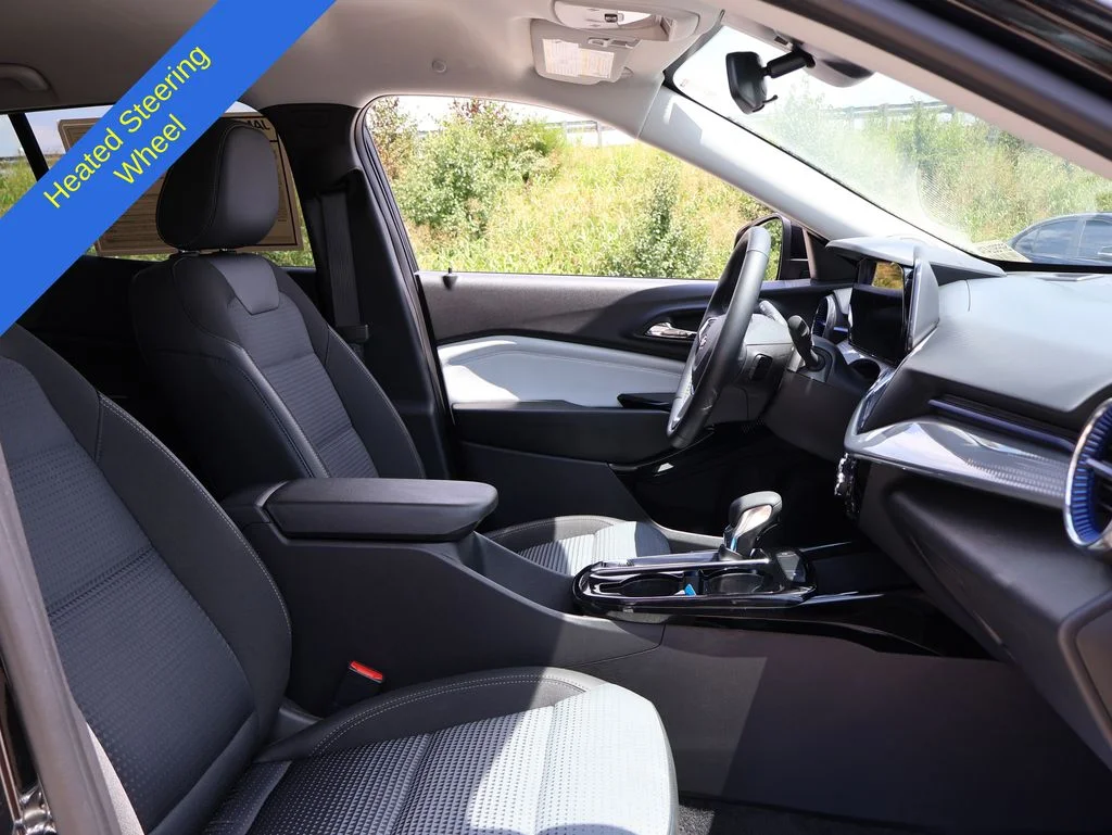 Used 2025 Black Chevrolet LT image 9