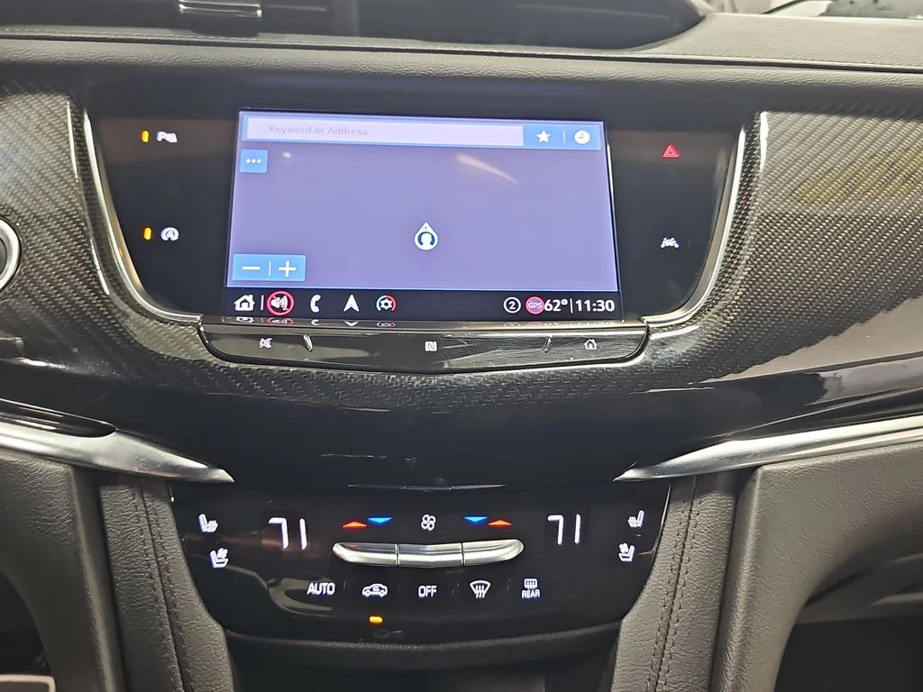 Used 2020 White Cadillac Sport image 20