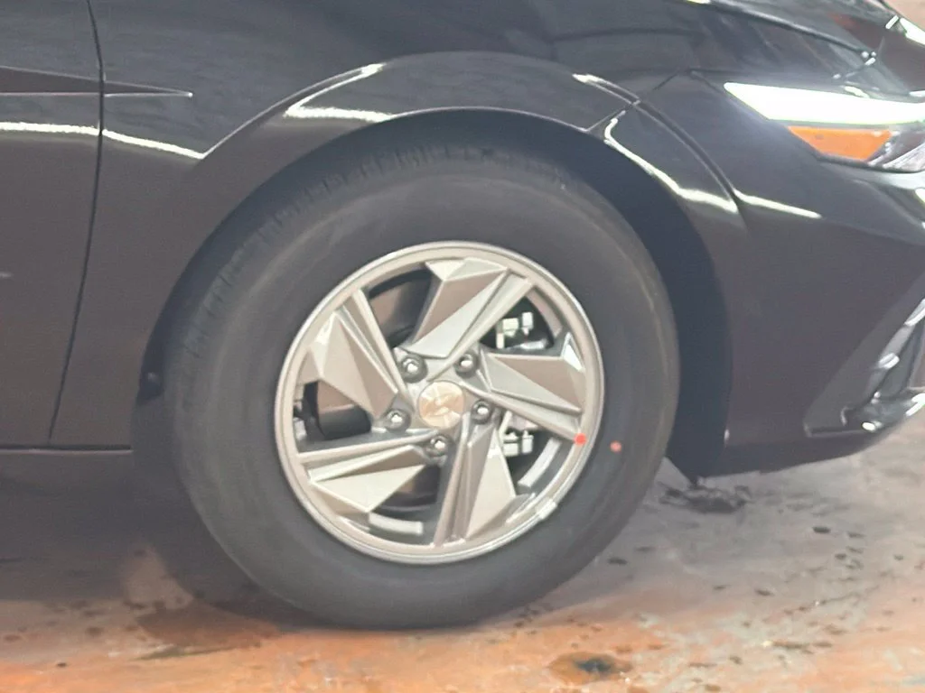 New 2026 Abyss Black Hyundai SE image 9
