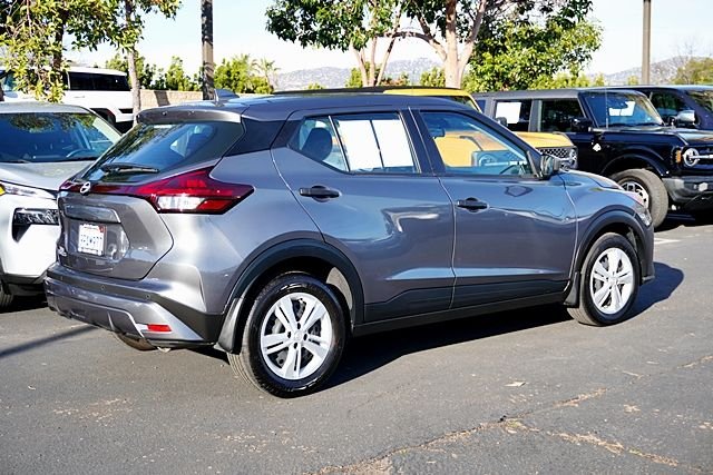 Used 2024 Gray Nissan S image 7