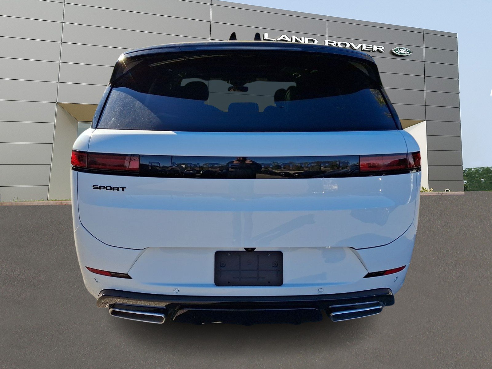 New 2027 Fuji White Land Rover Dynamic SE image 7