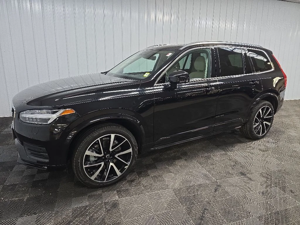 Used 2021 Black Volvo T6 Momentum image 6