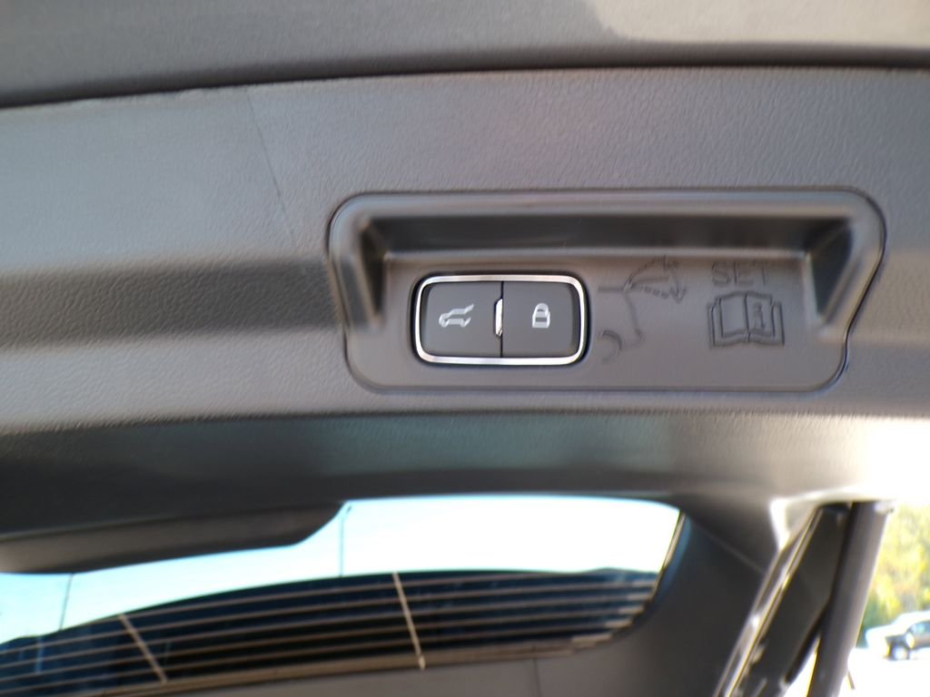 New 2026 Carbonized Gray Metallic Ford ST-Line image 10