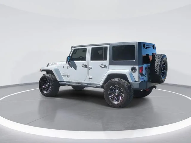 Used 2018 White Jeep Unlimited Sahara image 6