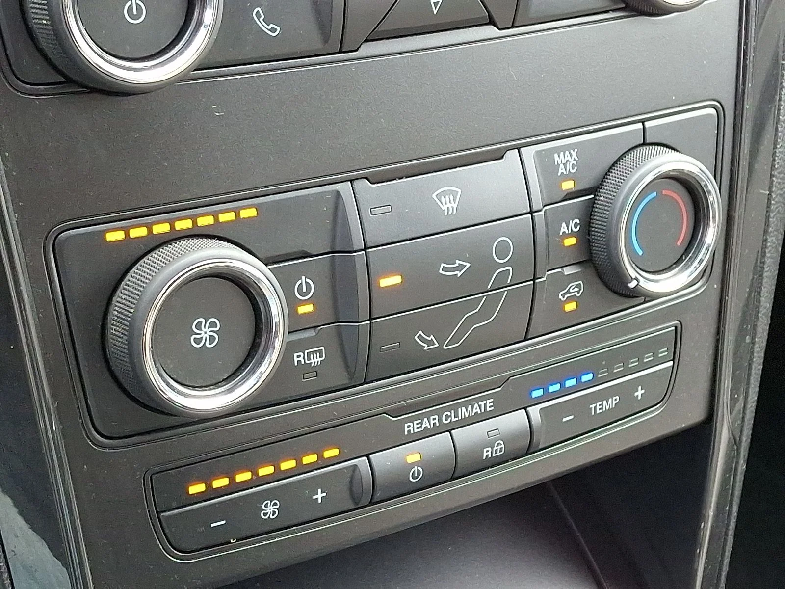 Used 2018 Blue Ford XLT image 16