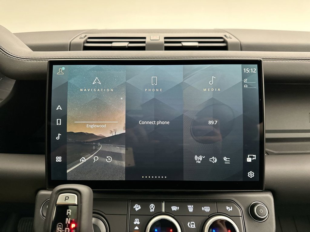 New 2026 Santorini Black Land Rover X-Dynamic SE image 14