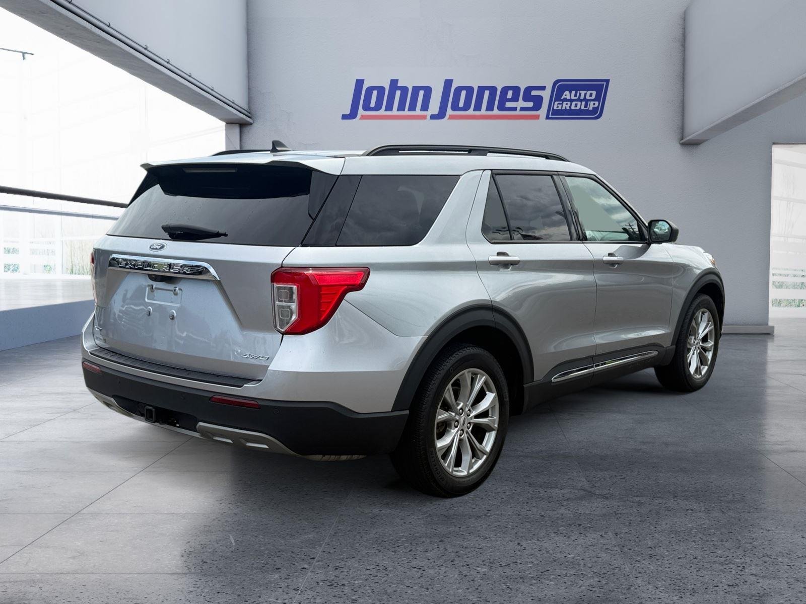 Used 2023 Iconic Silver Ford XLT image 5