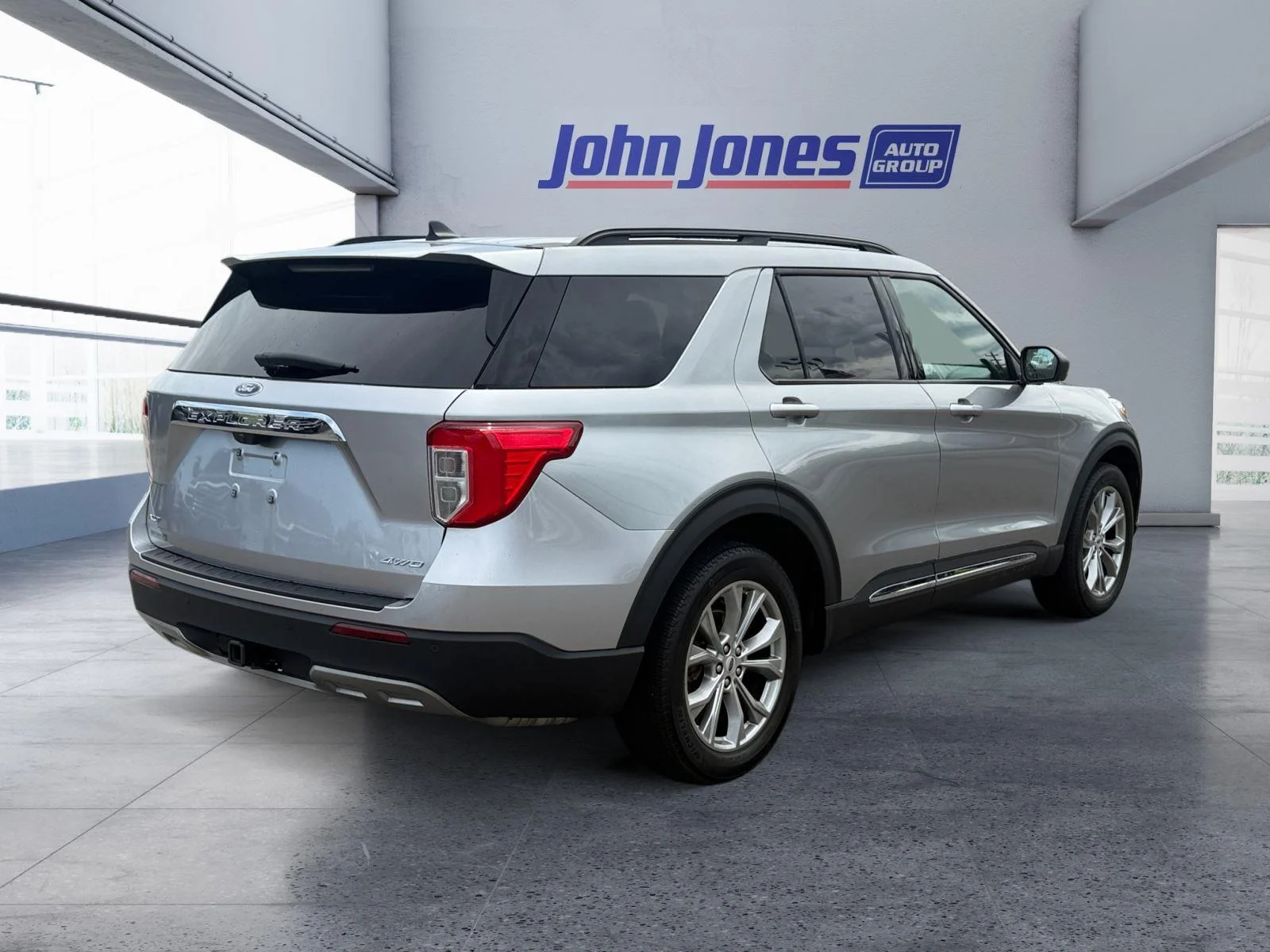 Used 2023 Iconic Silver Ford XLT image 5
