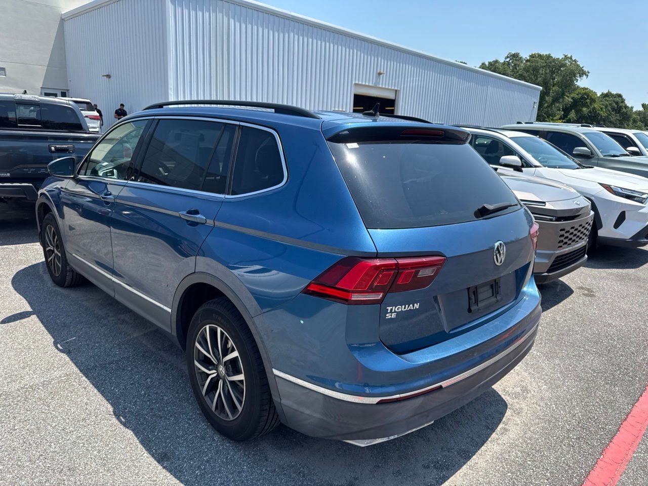 Used 2018 Blue Volkswagen  image 4