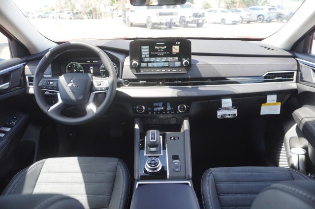 2025 Mitsubishi Outlander Plug-in Hybrid SE - Photo 22