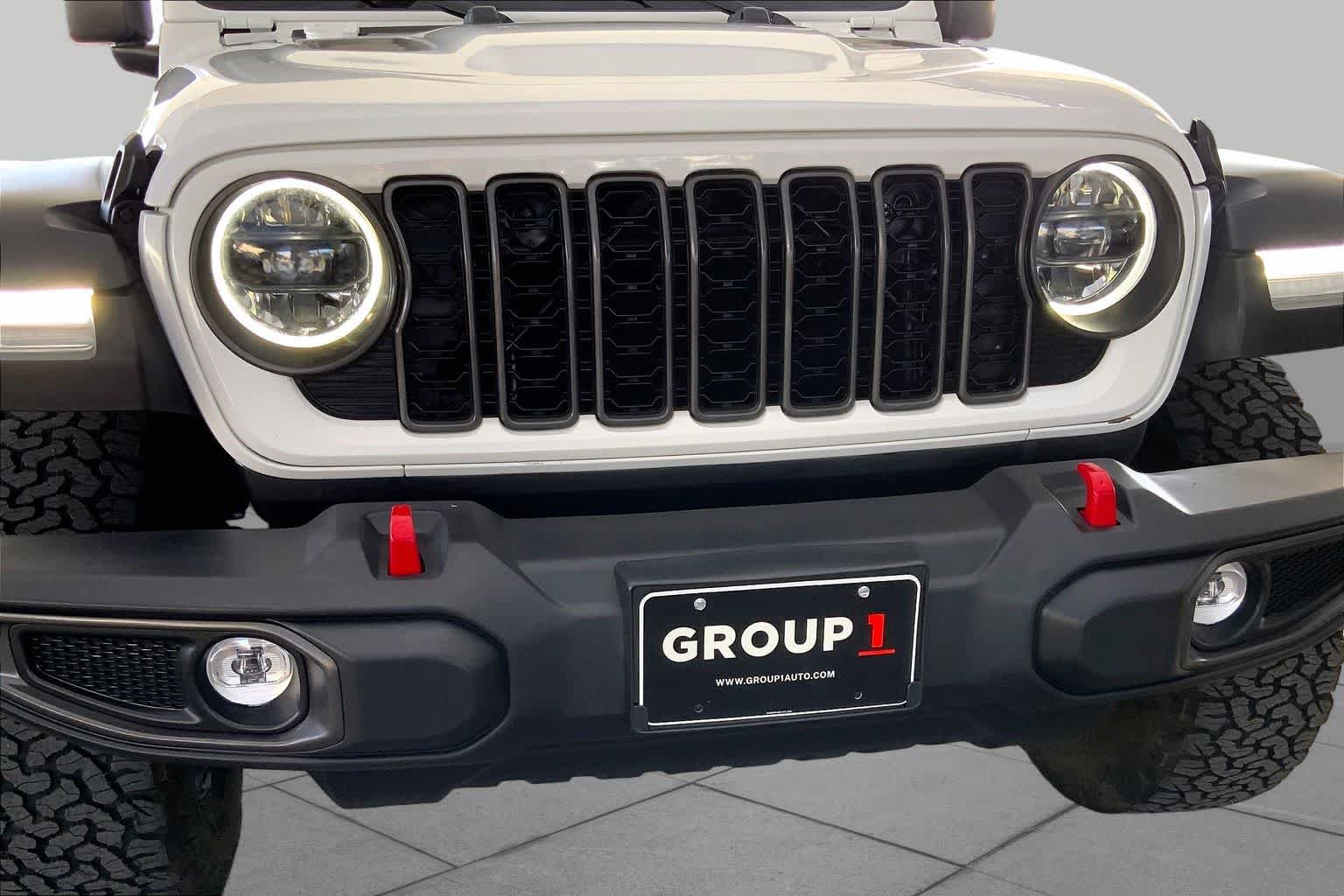 Used 2024 Bright White Clearcoat Jeep Rubicon image 30