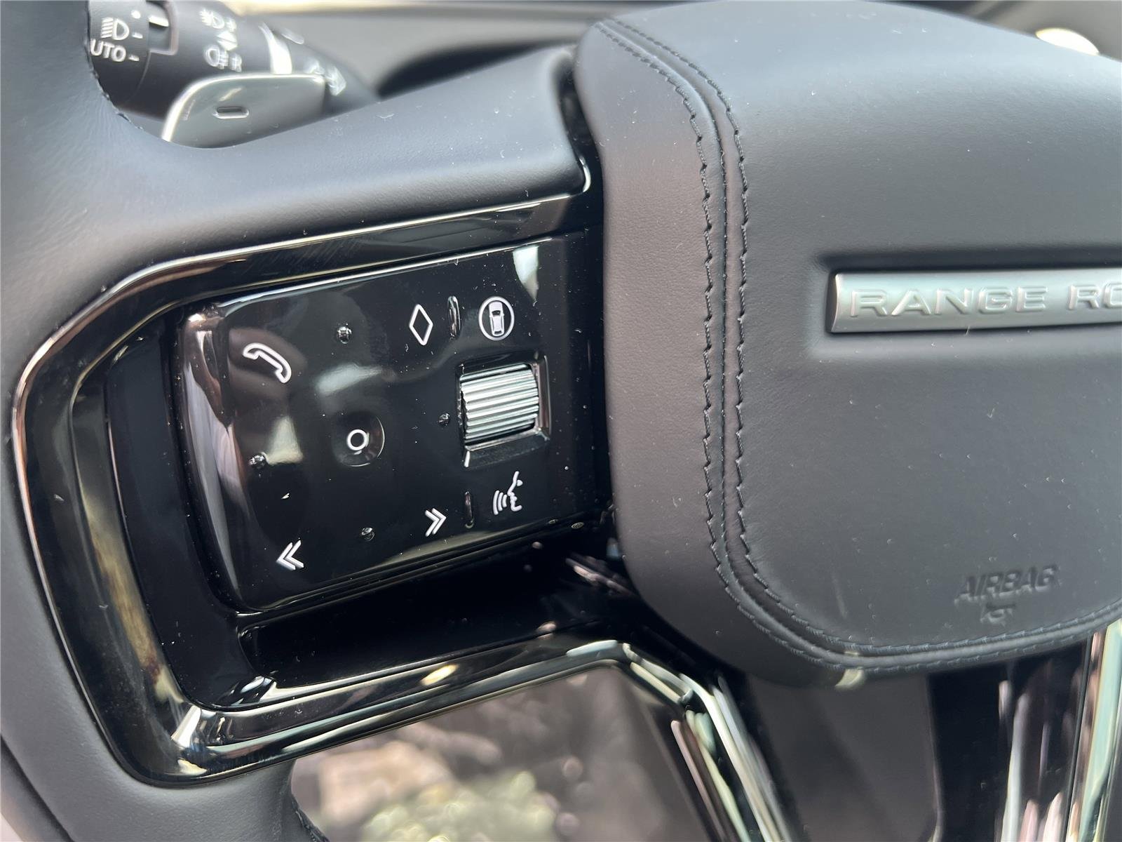 2026 Land Rover Range Rover Velar Autobiography - Photo 10