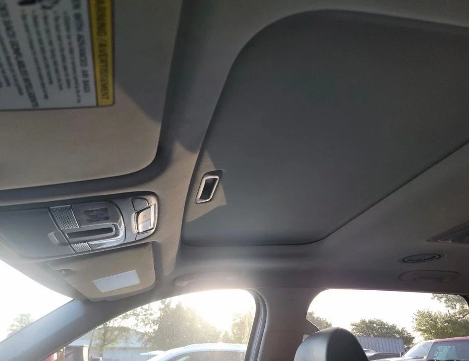 Used 2025 White Kia S image 10