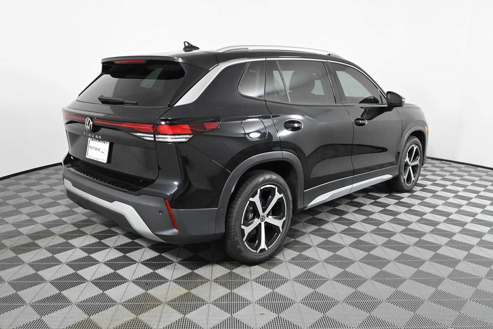 New 2026 Deep Black Pearl Volkswagen SE image 8
