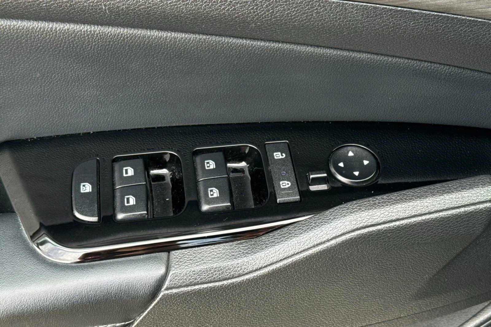 Certified Used 2023 Fusion Orange Kia X-Line Prestige image 13
