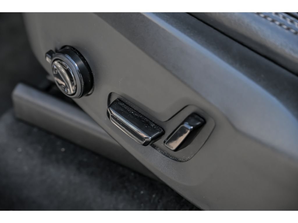 Used 2020 Gray Volvo T6 Inscription image 19