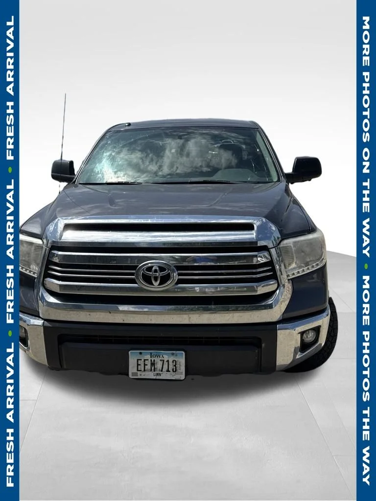 Used 2017  Toyota SR5 image 1