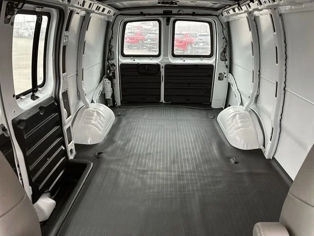 2025 GMC Savana Cargo Work Van - Photo 23